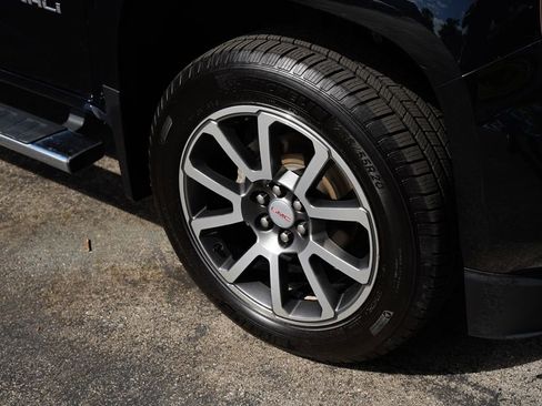 Used 2018 GMC Canyon Denali image 13