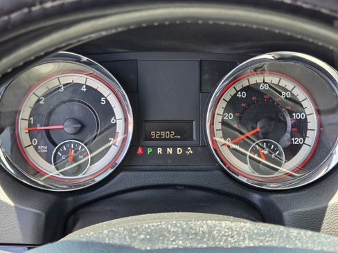 Used 2019 Dodge Grand Caravan SXT FWD image 17
