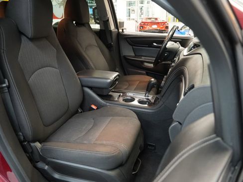 Used 2016 Chevrolet Traverse LT w/ Style and Technology Package FWD image 33