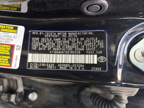 Used 2025 Toyota Camry SE FWD image 31