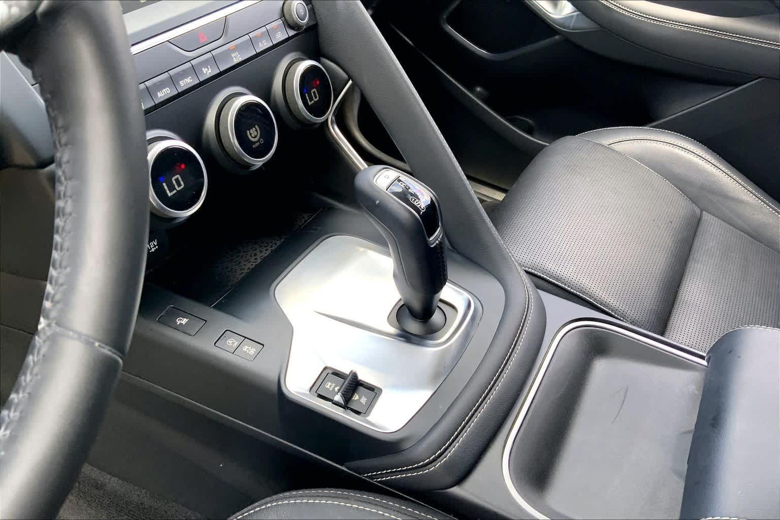 Used 2018 Jaguar E-PACE R-Dynamic SE AWD/4WD image 16