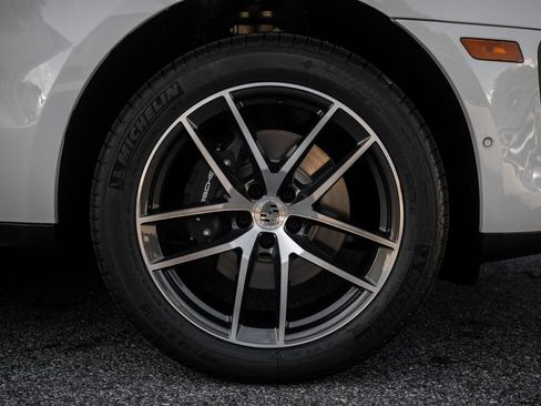 New 2025 Porsche Macan image 13