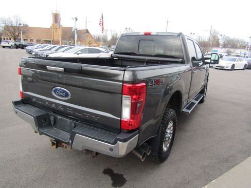 Used 2017 Ford F250 XLT w/ XLT Premium Package image 8