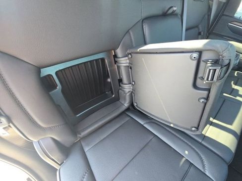 Used 2025 GMC Sierra 2500 Denali w/ Denali Reserve Package image 17