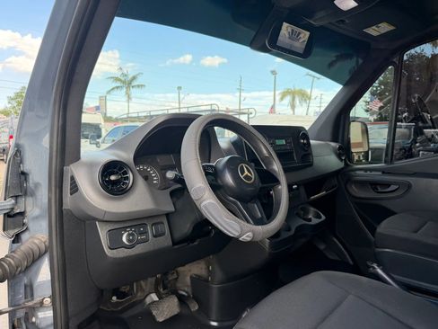 Used 2019 Mercedes-Benz Sprinter 170 image 12