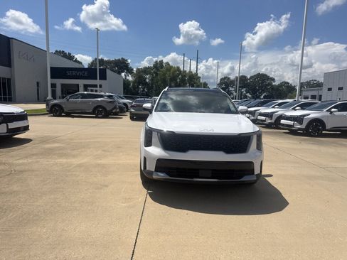 Certified 2025 Kia Sorento S w/ Panoramic Sunroof Package FWD image 7
