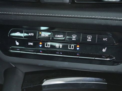 Used 2023 Buick Envision Essence w/ Sport Touring Package image 20