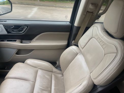 Used 2022 Lincoln Navigator Reserve RWD image 10