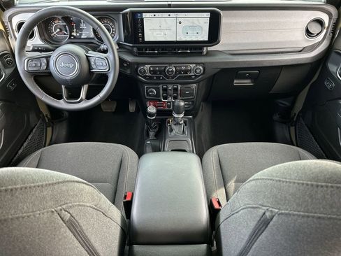 Used 2025 Jeep Wrangler Unlimited Sport AWD/4WD image 19