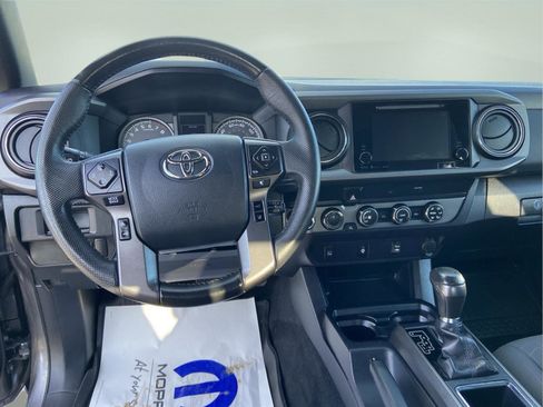 Used 2019 Toyota Tacoma TRD Sport AWD/4WD image 19
