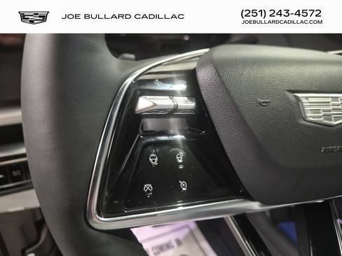 New 2026 Cadillac Lyriq Premium Luxury w/ LPO, Floor Liner Package AWD/4WD image 18