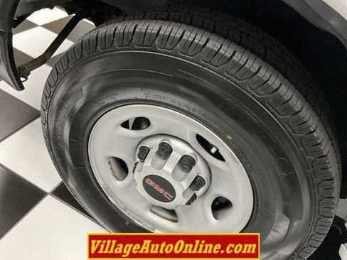 Used 2015 GMC Savana 2500 RWD image 10