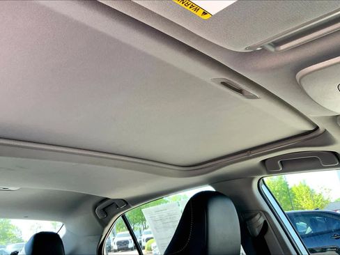 Used 2024 Toyota Camry SE image 14