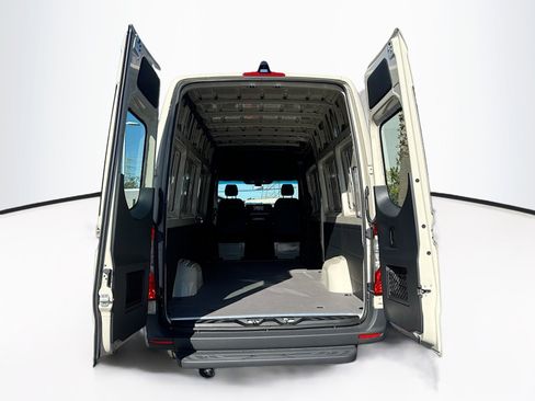 New 2025 Mercedes-Benz Sprinter 2500 image 23