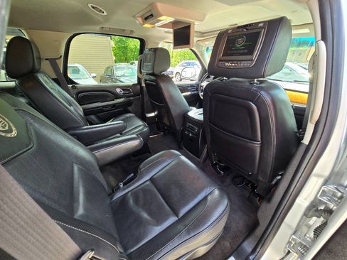 Used 2014 Cadillac Escalade Platinum AWD/4WD image 39