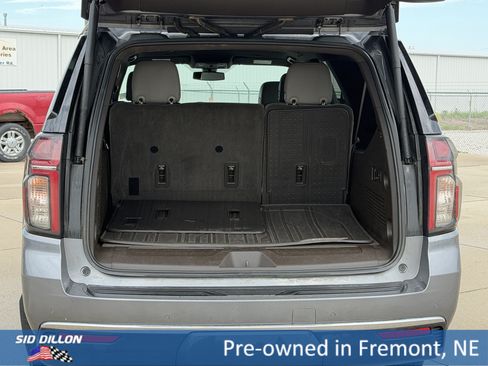 Certified 2021 Chevrolet Suburban LT w/ Luxury Package AWD/4WD image 5