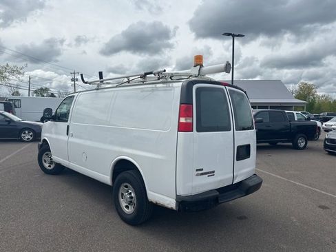 Used 2011 Chevrolet Express 2500 image 5