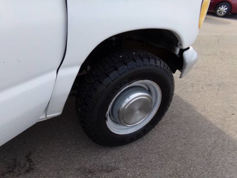 Used 1995 Ford E-250 and Econoline 250 Super image 36