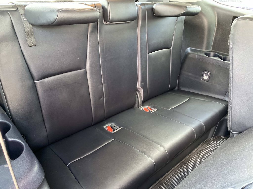 Used 2023 Toyota Highlander XLE AWD/4WD image 28
