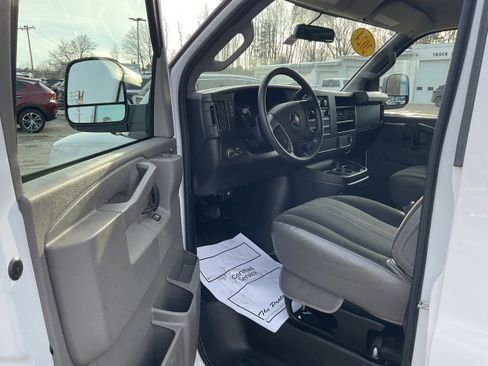 Certified 2024 Chevrolet Express 2500 w/ Driver Convenience Package image 8