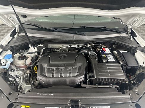 Used 2020 Volkswagen Tiguan SE w/ Panoramic Sunroof Package FWD image 33