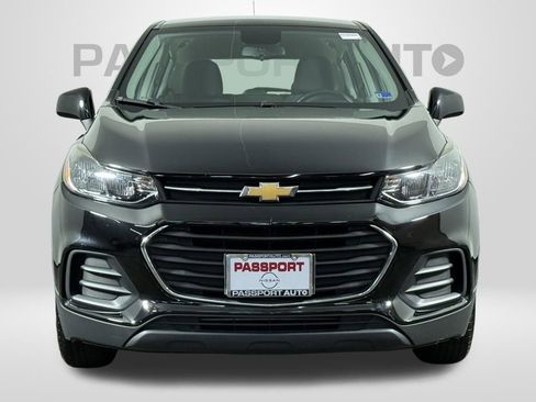Used 2020 Chevrolet Trax LS FWD image 2
