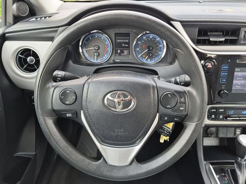 Used 2017 Toyota Corolla LE FWD image 22