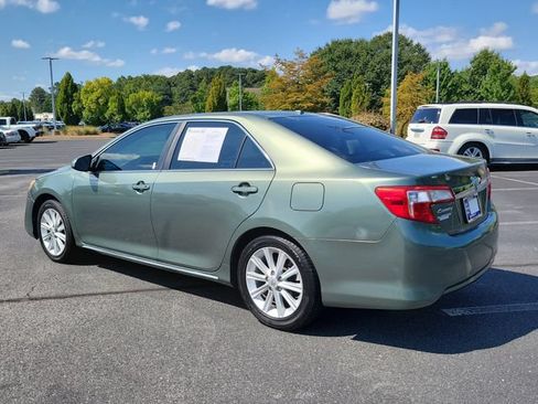Used 2014 Toyota Camry XLE w/ Leather Package FWD image 6