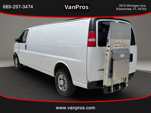 Used 2013 Chevrolet Express 3500 Extended RWD image 3