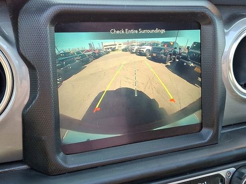 Certified 2022 Jeep Wrangler Unlimited Sahara w/ Cold Weather Group image 20