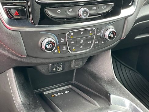 Used 2024 Chevrolet Traverse RS AWD/4WD image 23