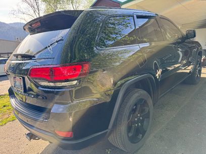 Used 2018 Jeep Grand Cherokee Laredo