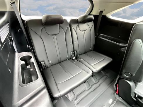 Used 2025 Kia Sorento EX w/ Panoramic Sunroof Package FWD image 28