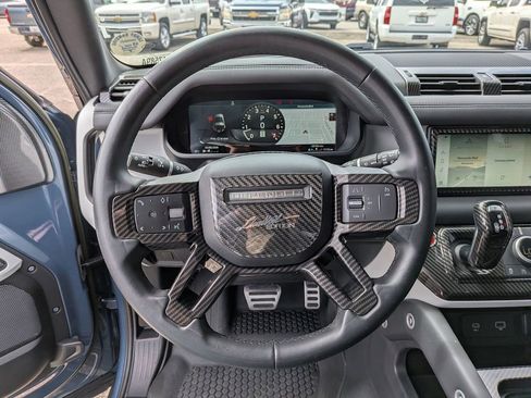 Used 2023 Land Rover Defender 90 S image 18