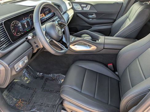 Used 2025 Mercedes-Benz GLE 450e 4MATIC image 11