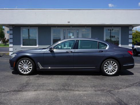 Used 2016 BMW 740i RWD image 8