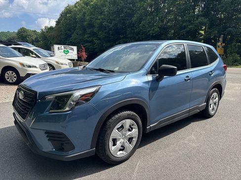 Used 2022 Subaru Forester AWD/4WD image 1