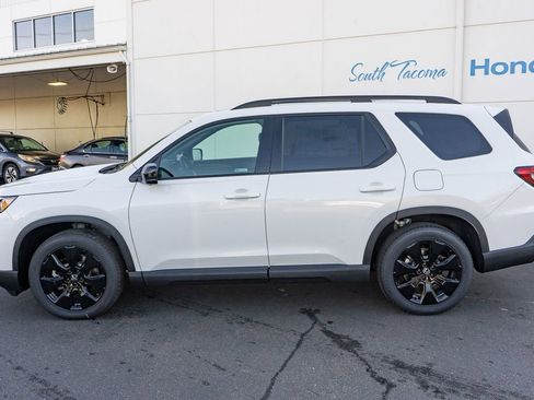 New 2026 Honda Pilot Black Edition image 9