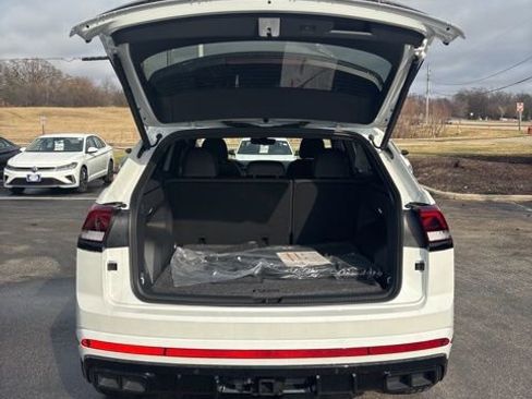 New 2026 Volkswagen Atlas Cross Sport SEL R-Line AWD/4WD image 32