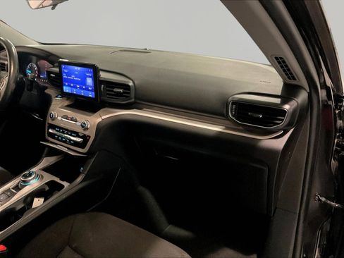 Used 2023 Ford Explorer XLT AWD/4WD image 27
