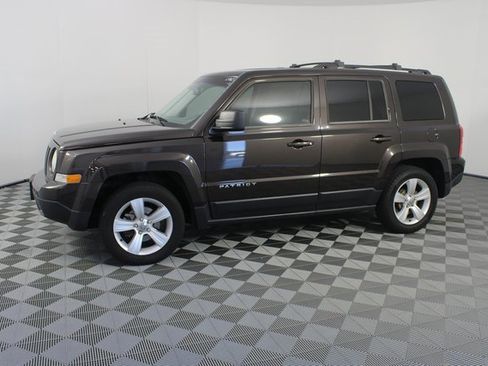 Used 2014 Jeep Patriot Latitude image 2
