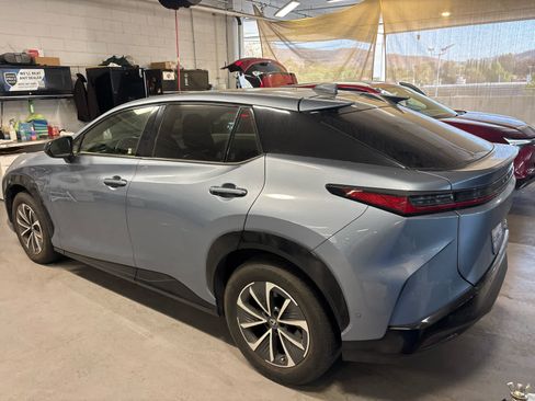 Used 2023 Lexus RZ 450e Premium w/ Technology Package AWD/4WD image 4