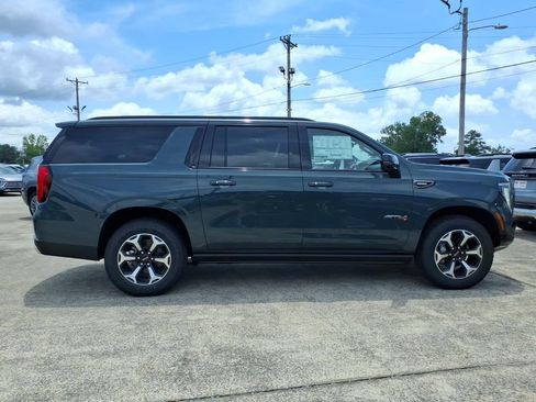 New 2026 GMC Yukon XL AT4 w/ AT4 Premium Plus Package AWD/4WD image 8