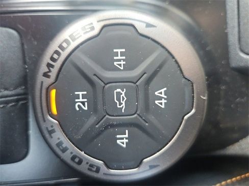 Used 2024 Ford Bronco Badlands image 11