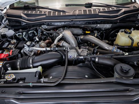 Used 2020 Ford F250 Lariat image 34