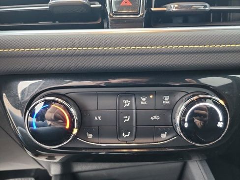 Used 2024 Chevrolet TrailBlazer ACTIV w/ Driver Confidence Package image 16