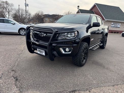 Used 2020 Chevrolet Colorado Z71 w/ Z71 Midnight Edition image 11