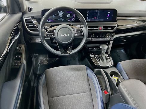 Certified 2025 Kia Seltos S image 21