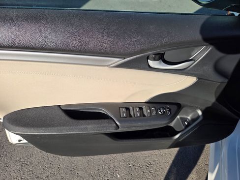 Used 2017 Honda Civic EX image 8