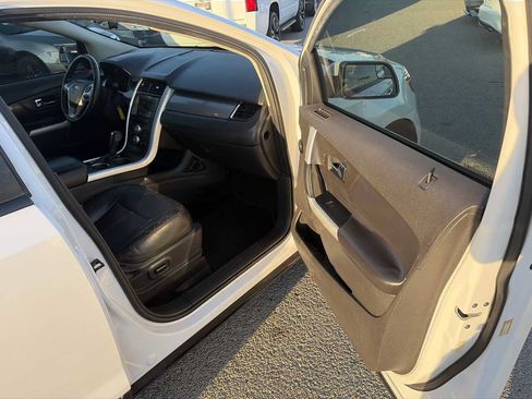 Used 2011 Ford Edge SEL w/ 202A Rapid Spec Order Code FWD image 31
